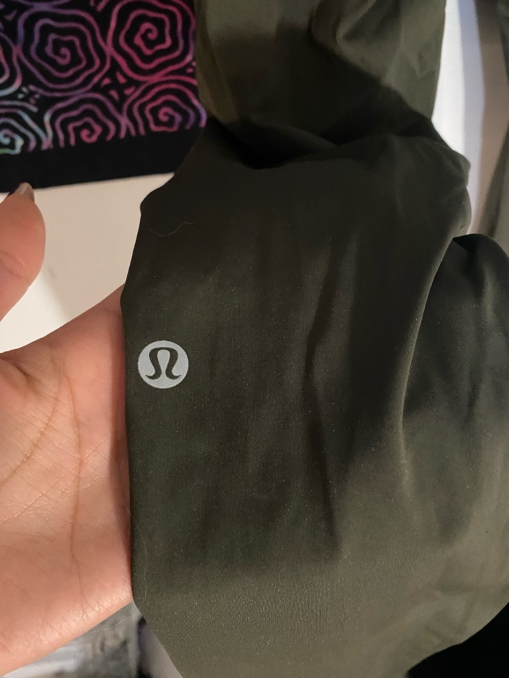 Lululemon dark green leggings with pockets - Picture 3 of 5